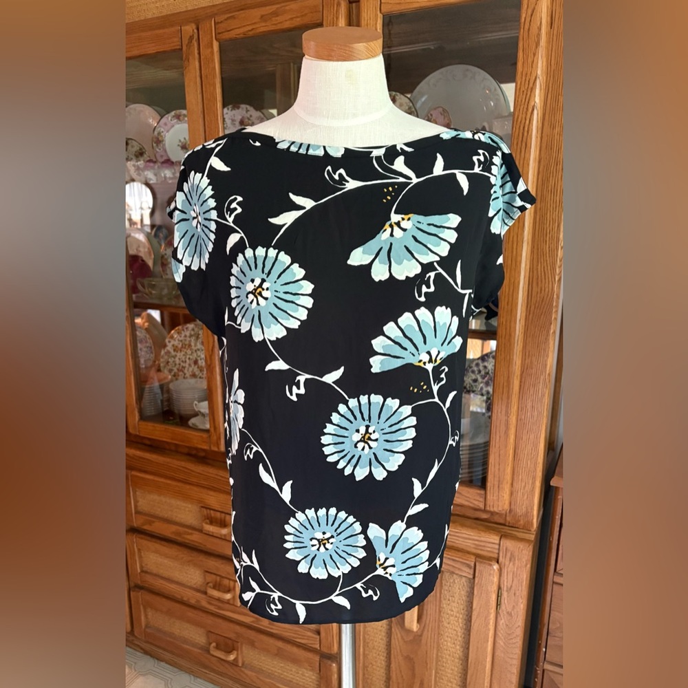 LOFT Blue Short Sleeve Blouse with Floral Design